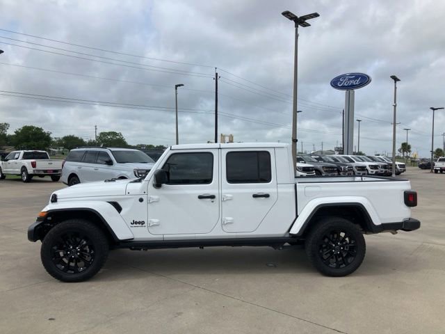Used 2025 Jeep Gladiator Sport AWD/4WD image 4