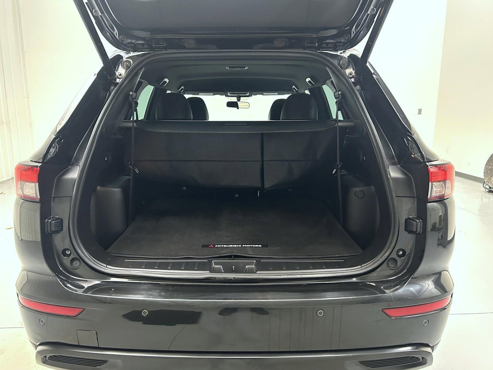 Used 2023 Mitsubishi Outlander SE Black Edition image 21