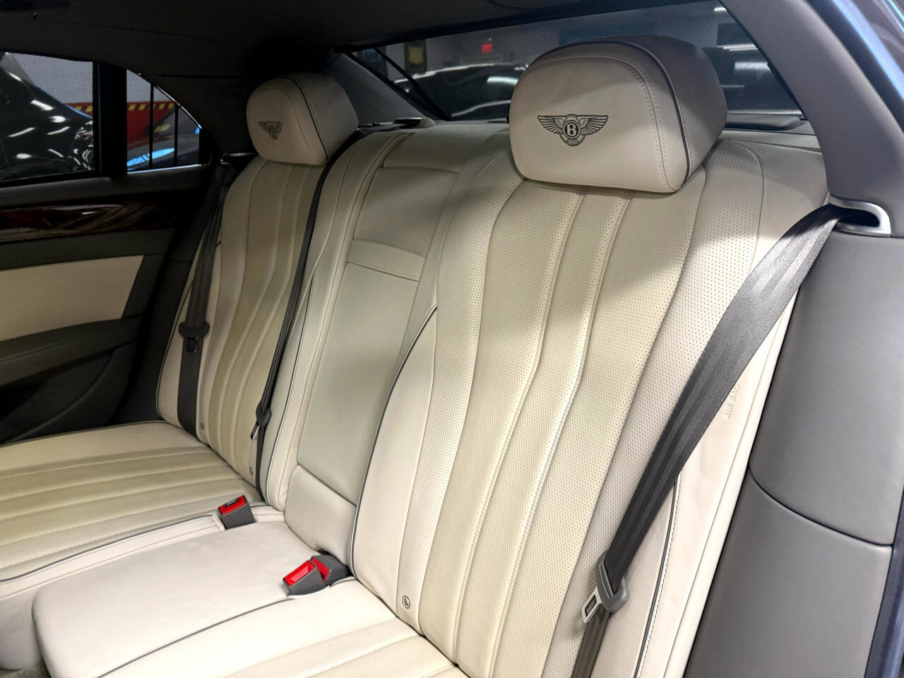 Used 2015 Bentley Flying Spur V8 image 40