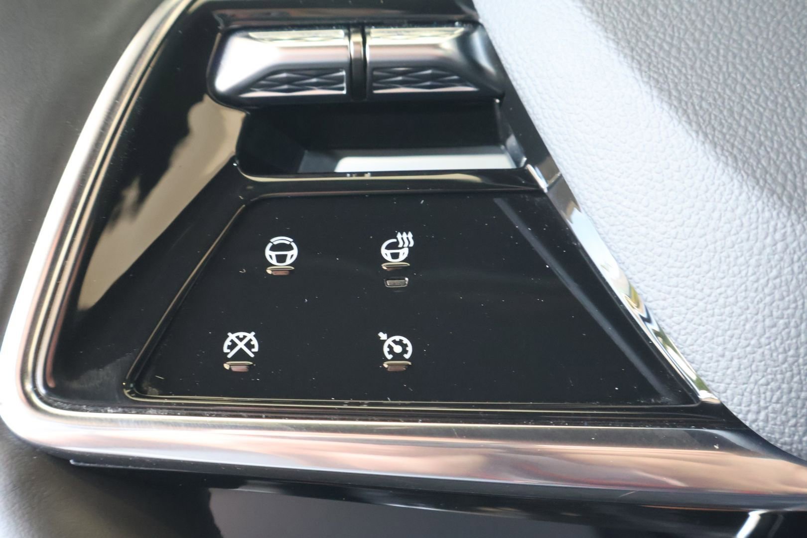 Certified 2024 Cadillac Lyriq Sport image 24