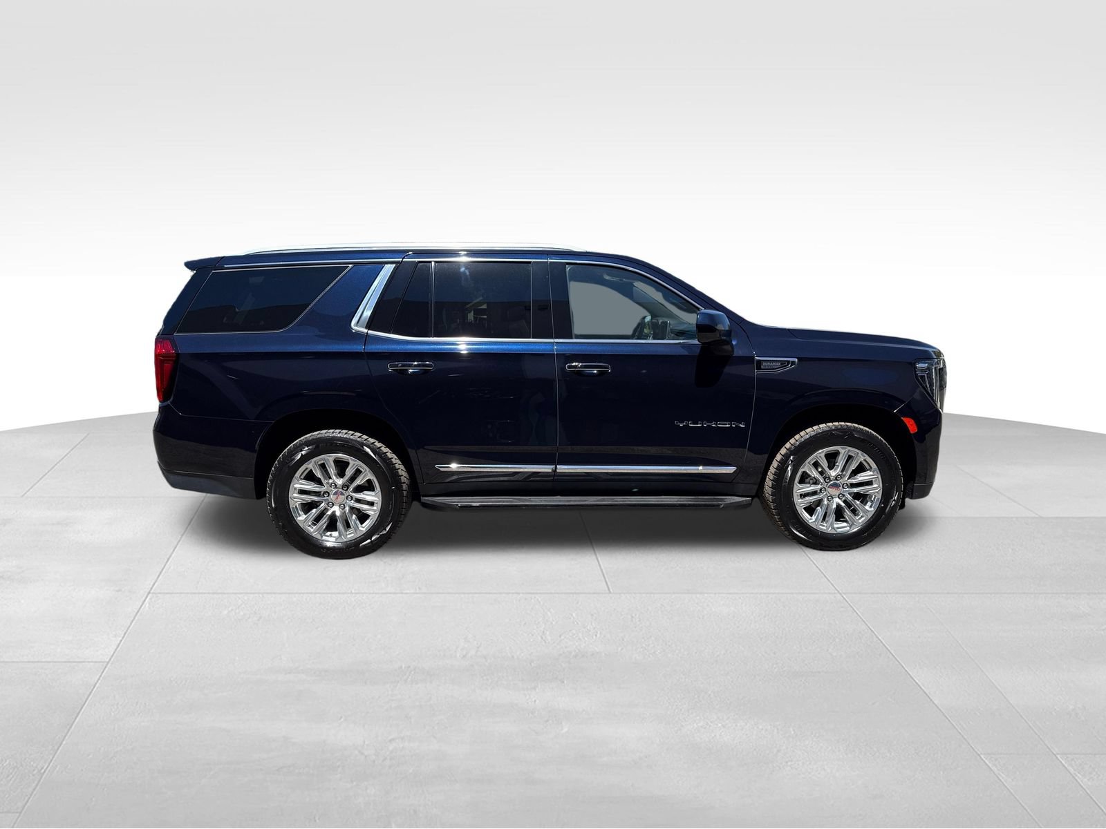 Used 2023 GMC Yukon SLT w/ Max Trailering Package AWD/4WD image 6