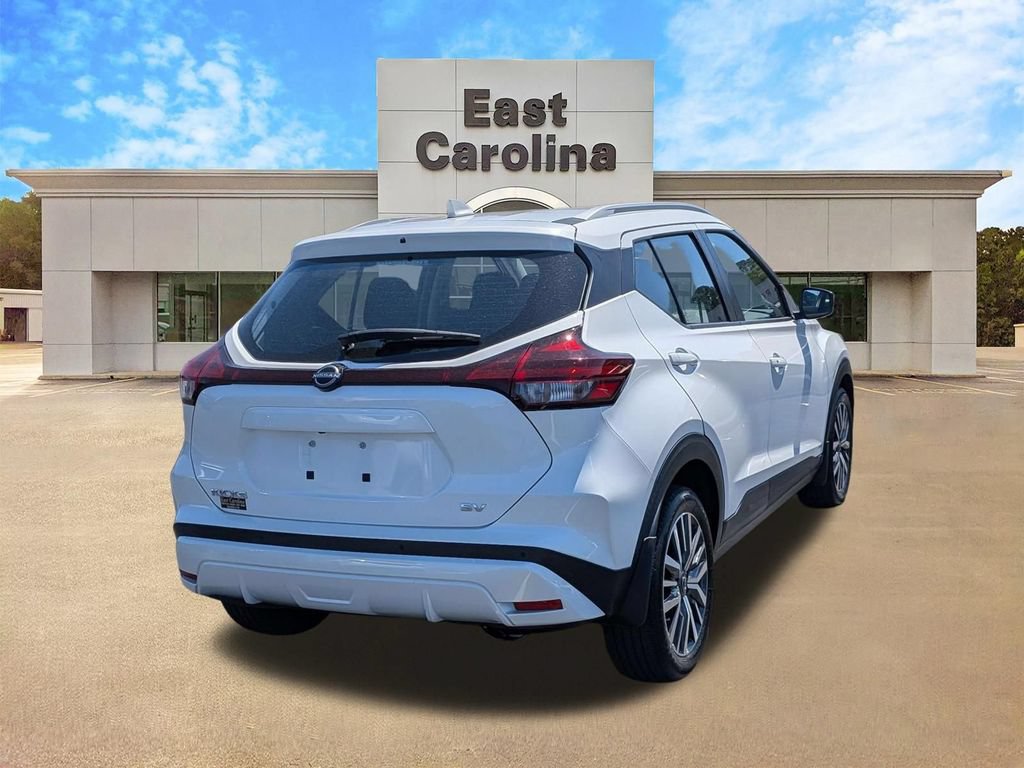 Used 2023 Nissan Kicks SV FWD image 3