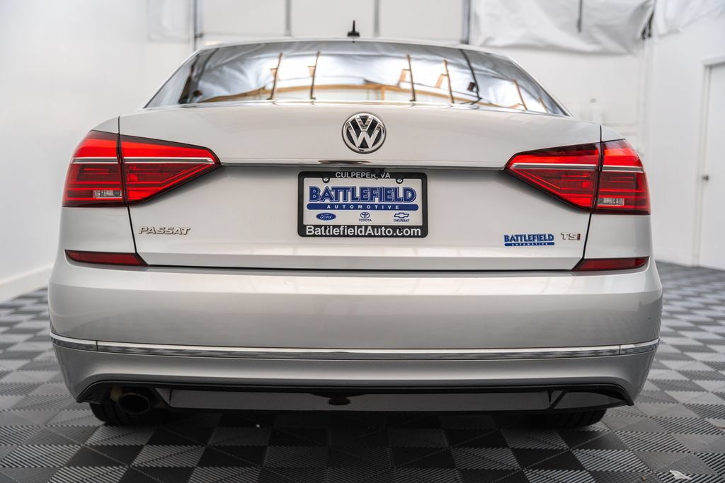 Used 2016 Volkswagen Passat 1.8T R-Line w/ R-Line Lighting Package FWD image 6