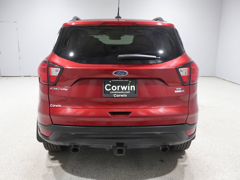Used 2019 Ford Escape SE w/ SE Sport Appearance Package AWD/4WD video 3