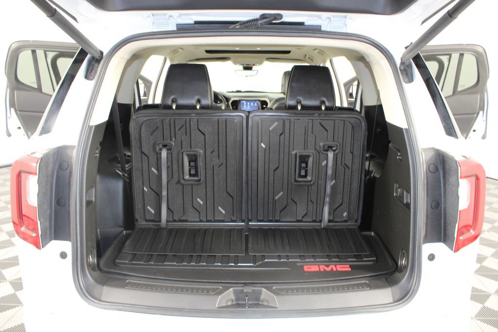 Used 2023 GMC Acadia Denali w/ Denali Ultimate Package FWD image 24
