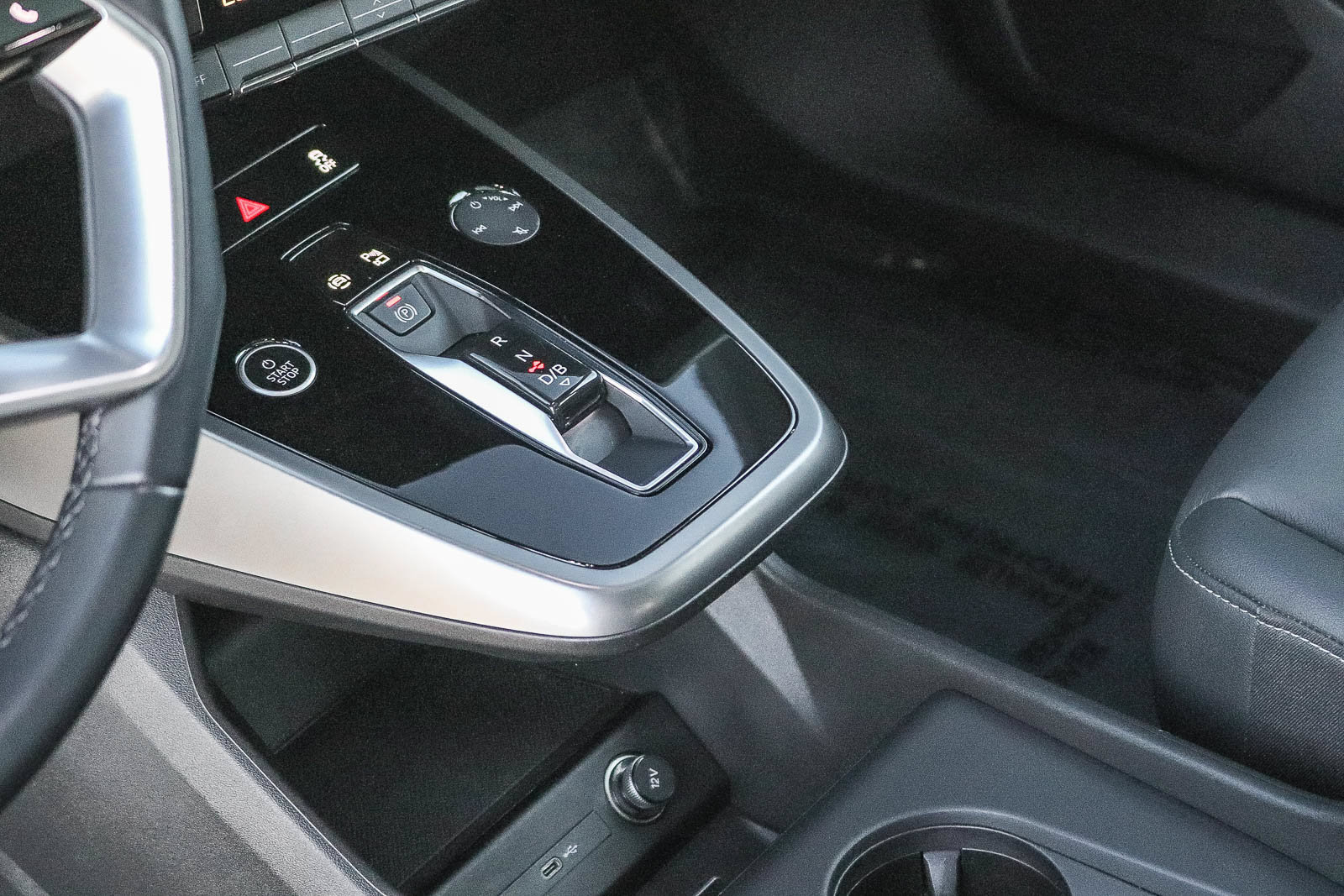Used 2023 Audi Q4 e-tron Premium Plus w/ Premium Plus RWD image 21
