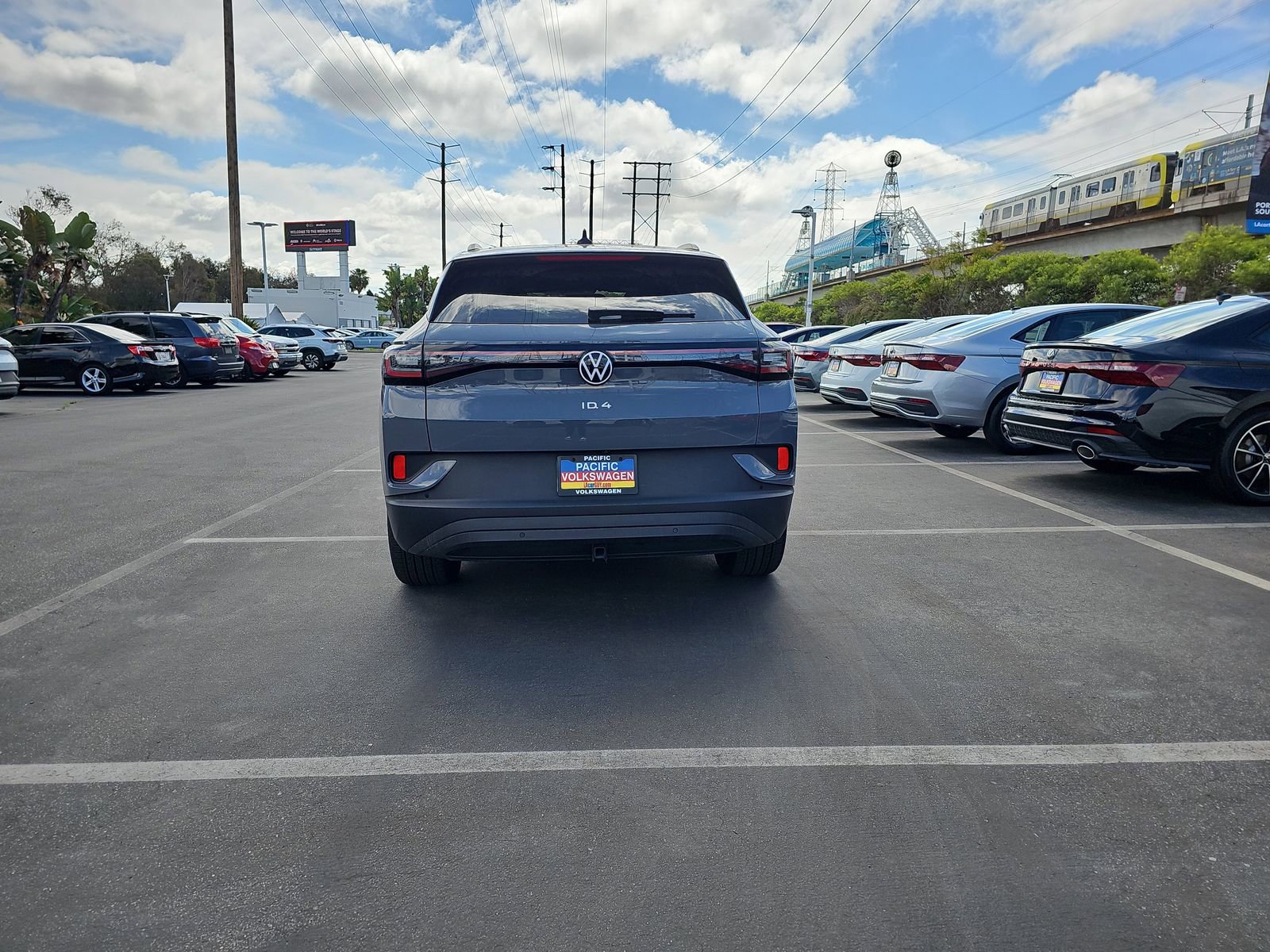 Used 2023 Volkswagen ID.4 Pro image 6