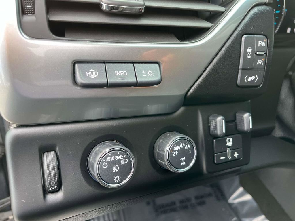 Used 2018 Chevrolet Tahoe Premier image 32