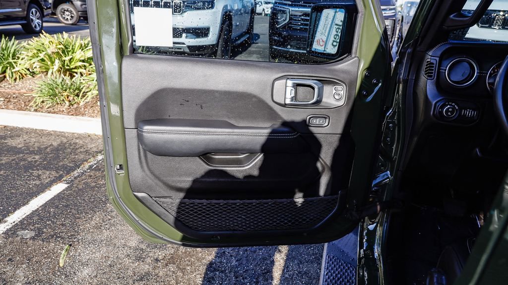 Certified 2022 Jeep Gladiator Overland w/ Trailer Tow Package image 22