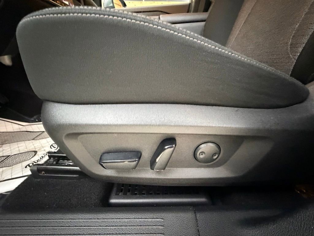 Used 2023 Nissan Rogue SV image 23