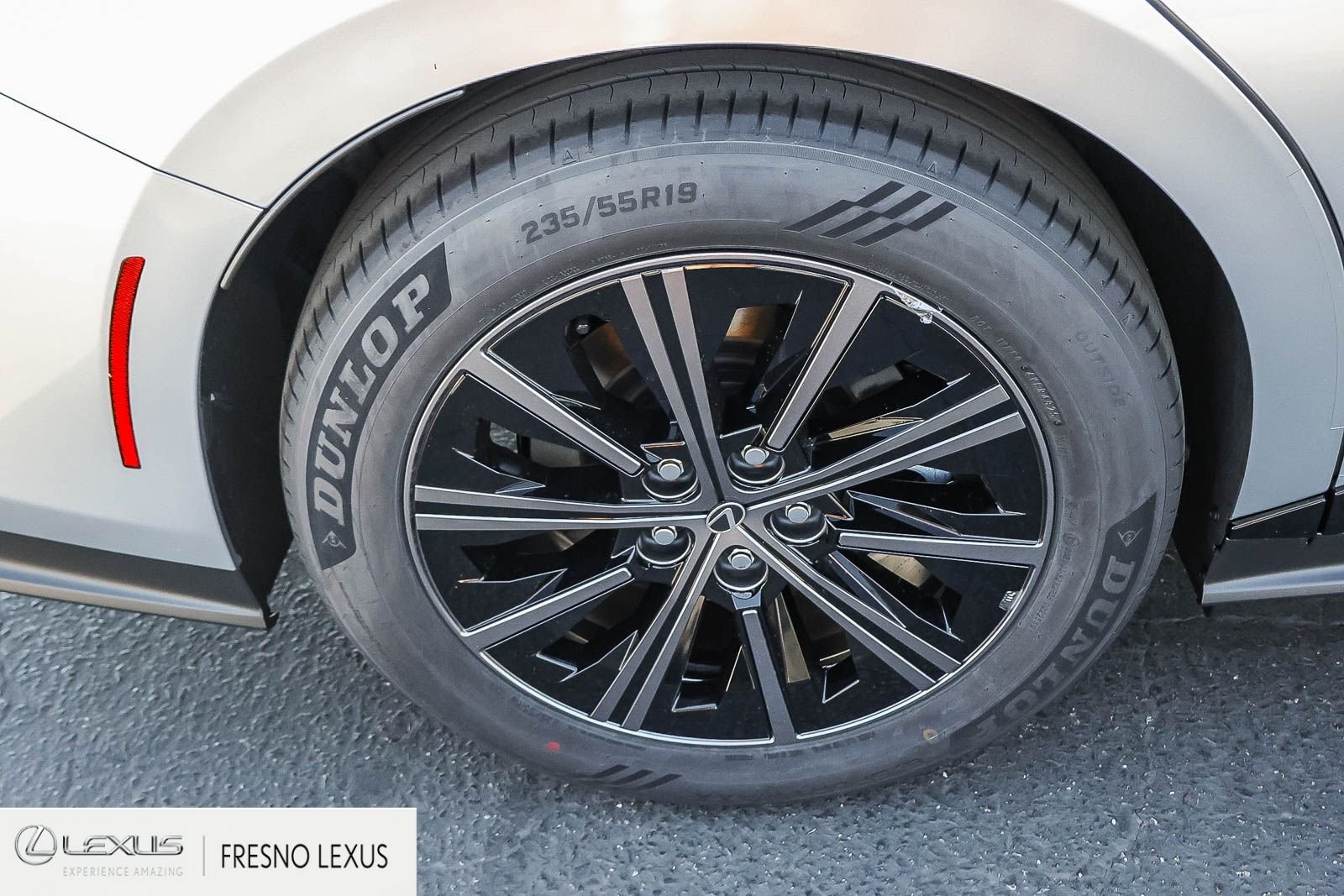 New 2026 Lexus ES 350e FWD image 8