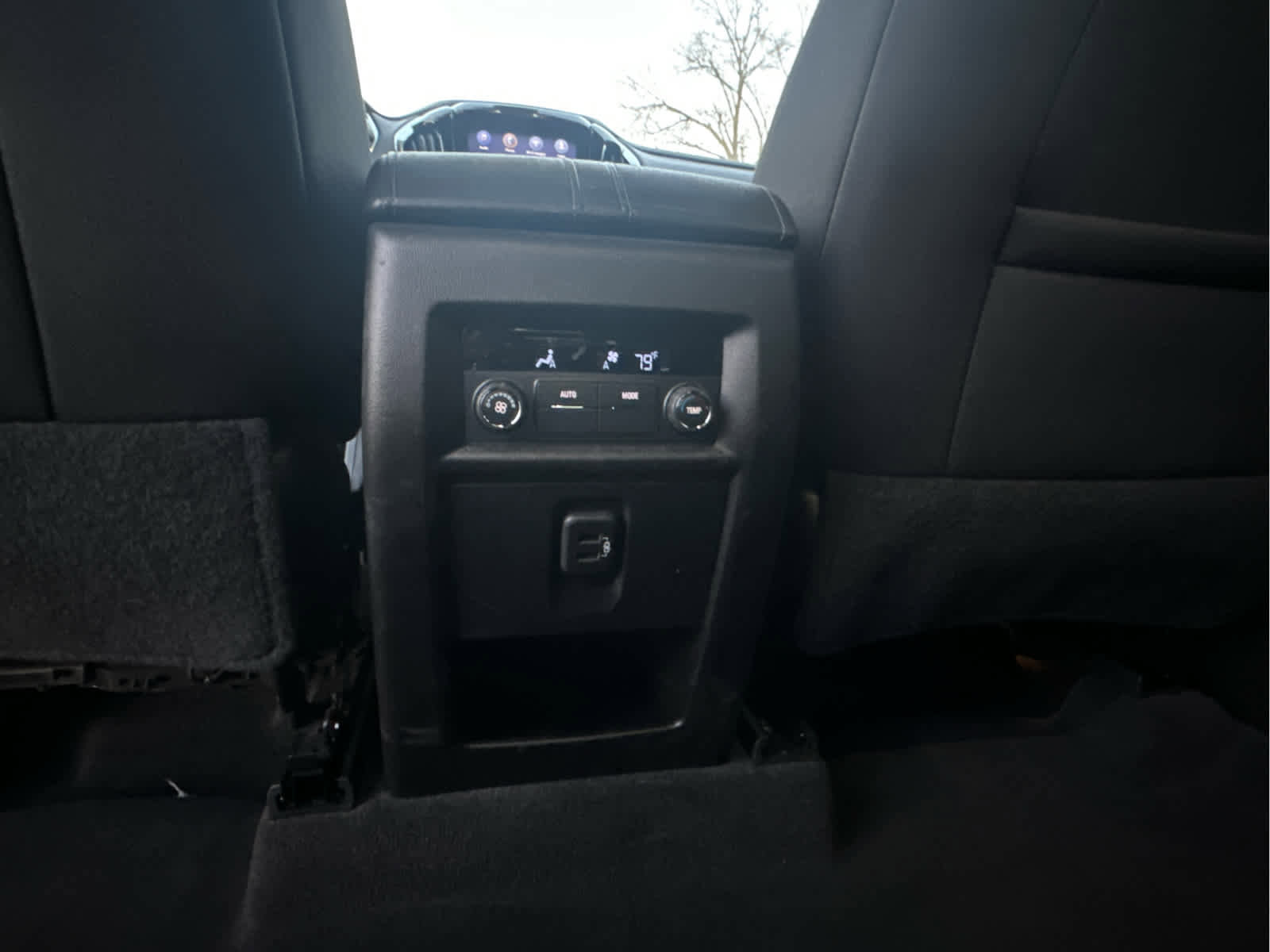 Used 2023 Chevrolet Traverse LT image 15