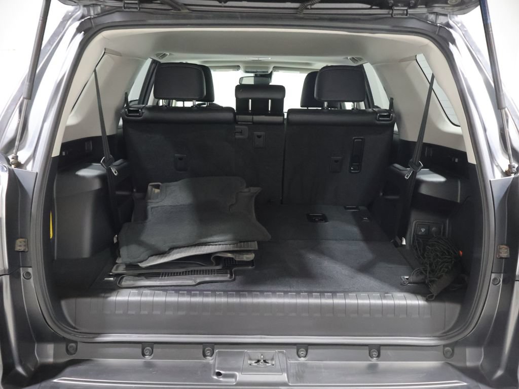 Used 2022 Toyota 4Runner Limited AWD/4WD image 4