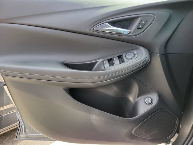 Used 2023 Buick Encore GX Select w/ Sport Touring Package FWD image 17