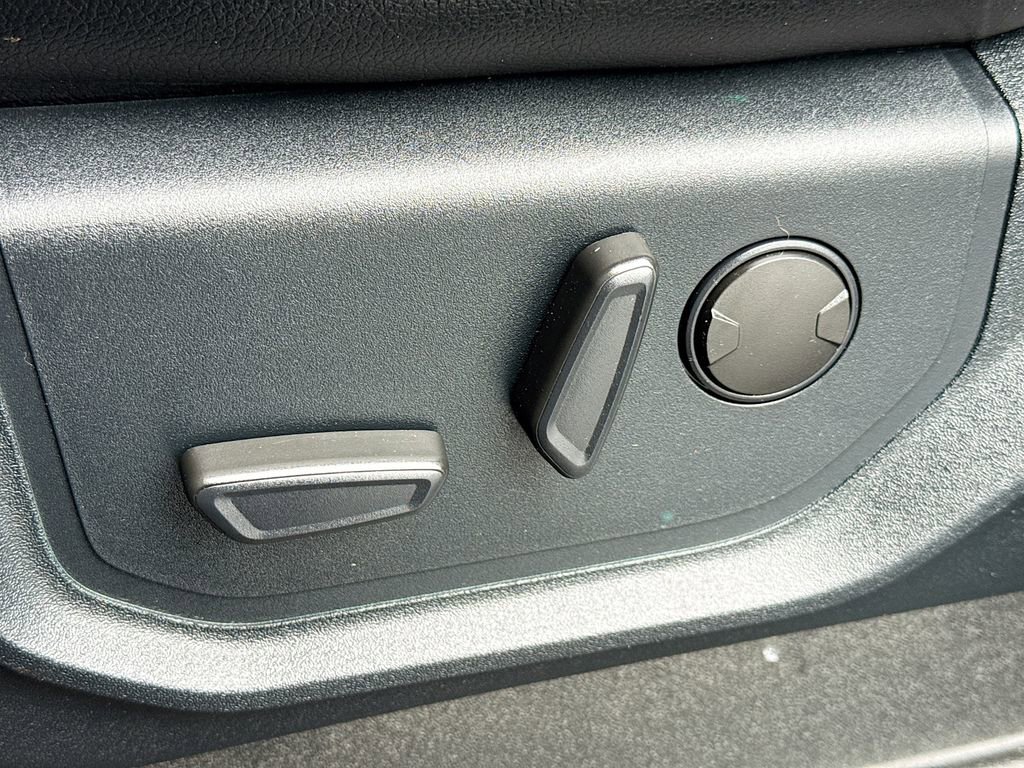 Used 2021 Ford F250 Lariat w/ Lariat Value Package image 23