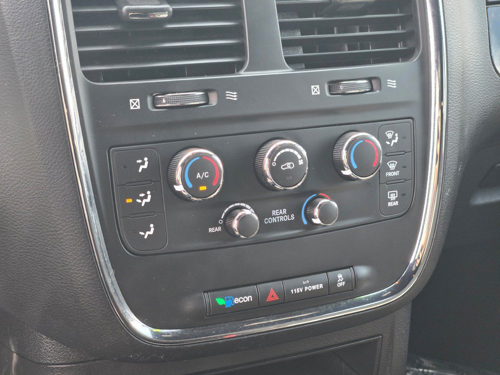 Used 2020 Dodge Grand Caravan SE FWD image 26