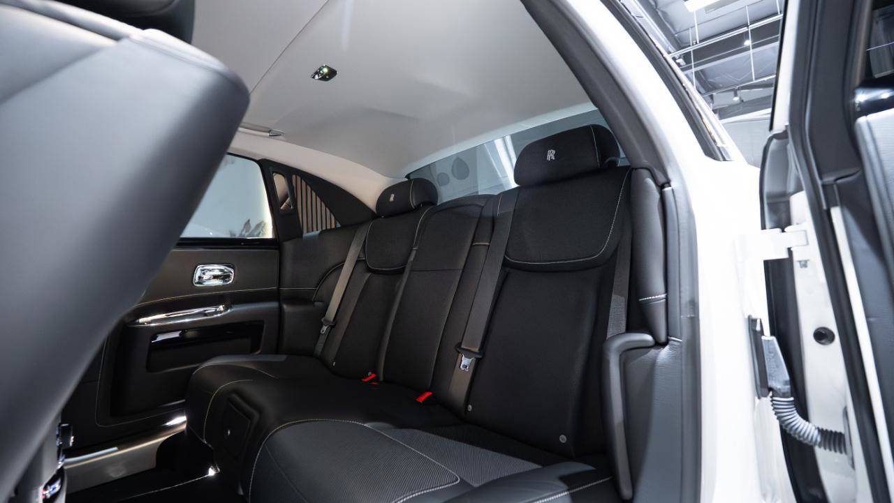 Used 2017 Rolls-Royce Ghost image 35