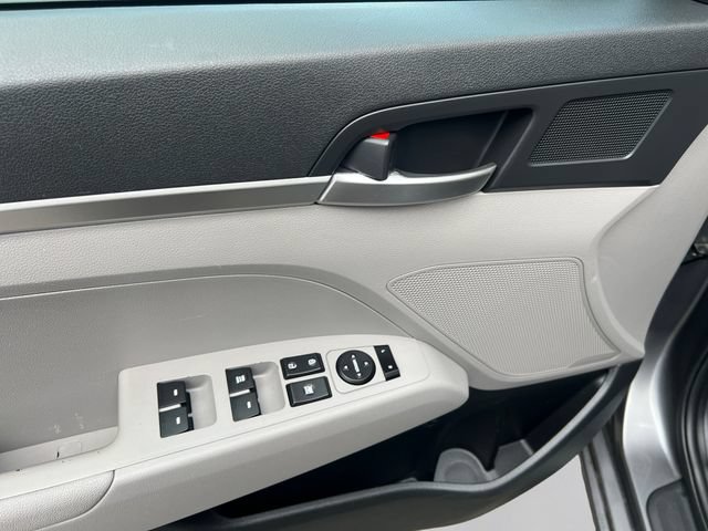 Used 2020 Hyundai Elantra SE w/ Cargo Package (C1) FWD image 11