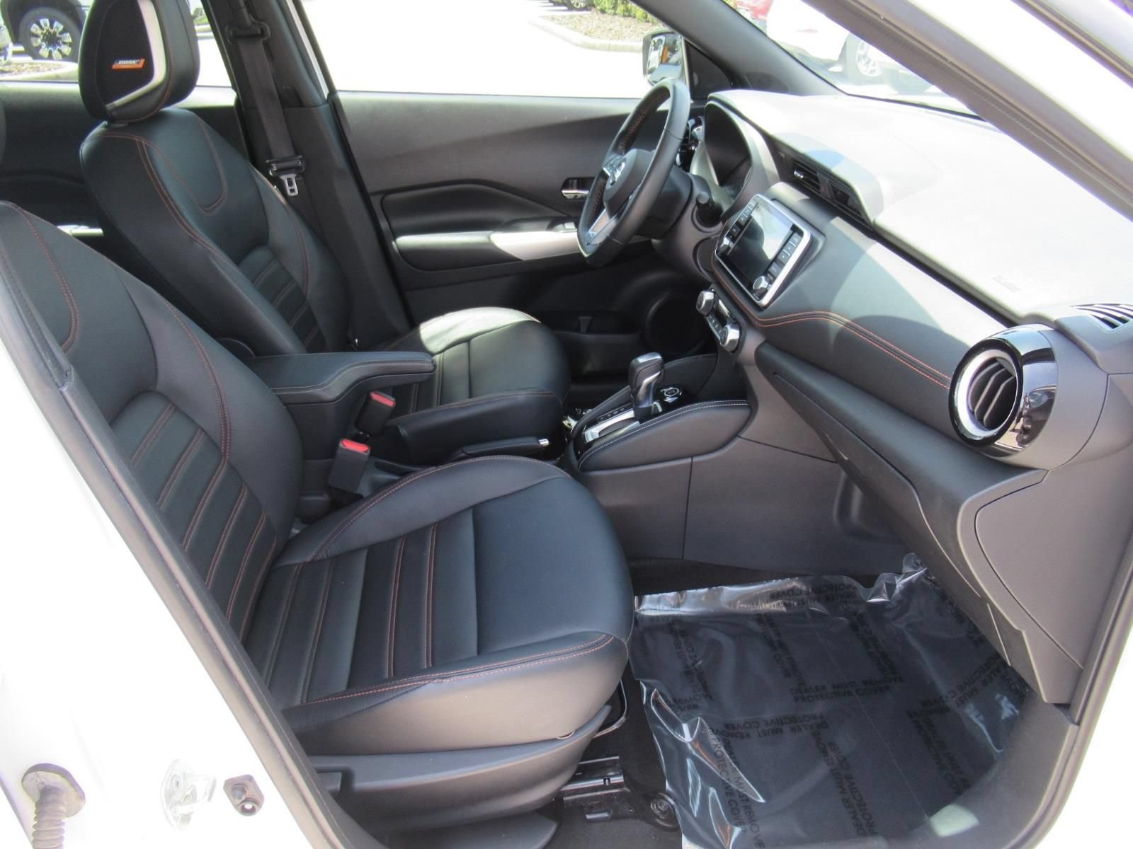Used 2020 Nissan Kicks SR w/ SR Premium Package FWD image 11