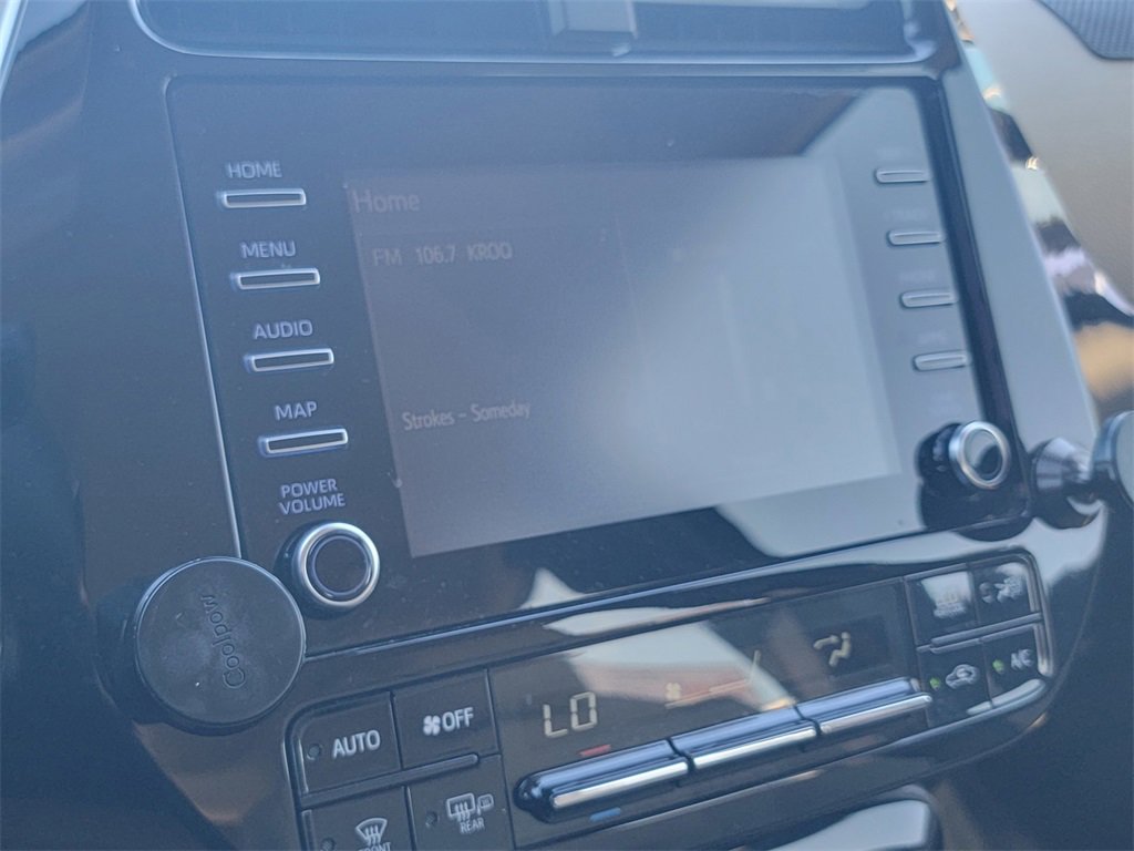 Used 2020 Toyota Prius LE image 25