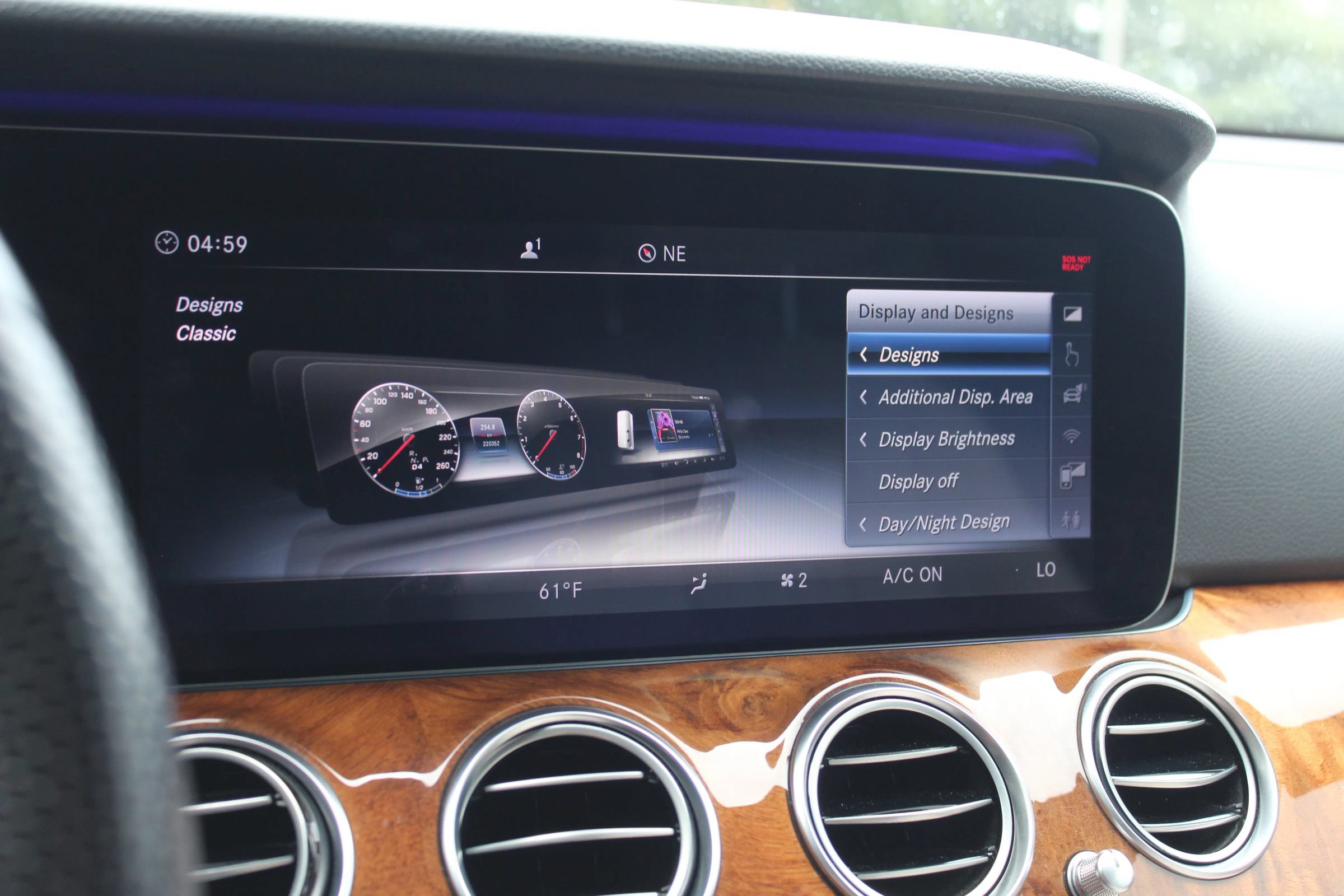 Used 2018 Mercedes-Benz E 400 4MATIC Sedan image 39