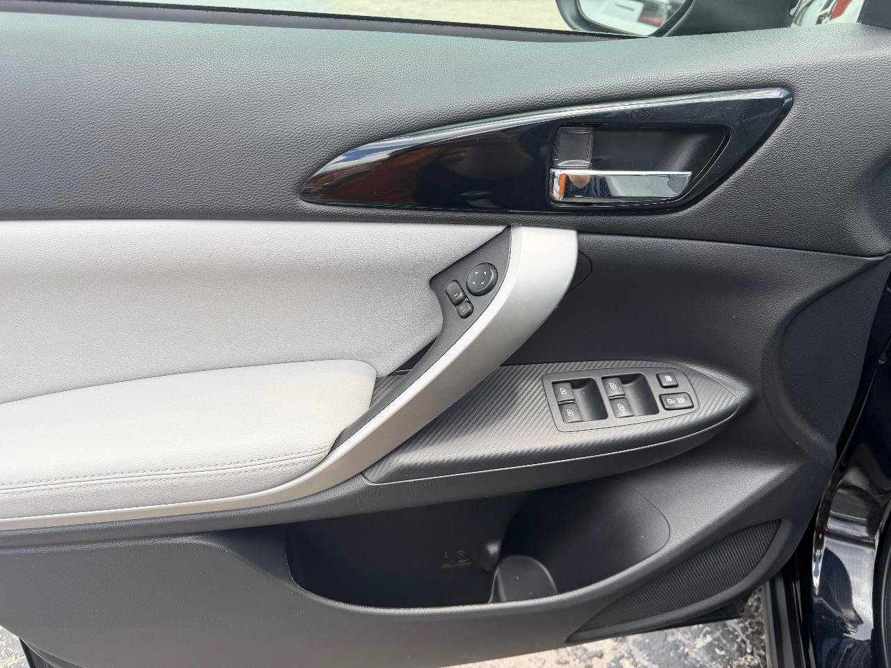 Used 2024 Mitsubishi Eclipse Cross SEL AWD/4WD image 14