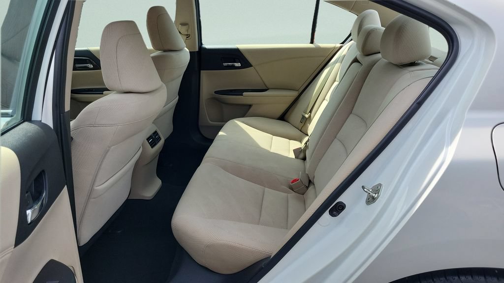 Used 2017 Honda Accord EX image 10