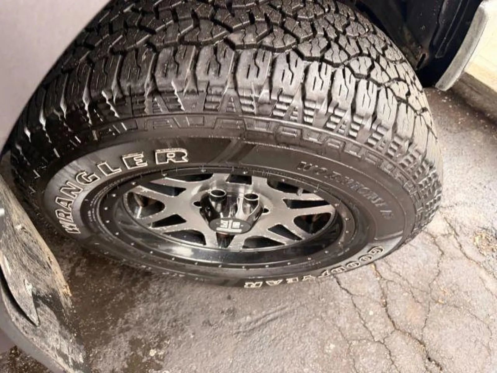 Used 2015 Ford F150 XLT image 41