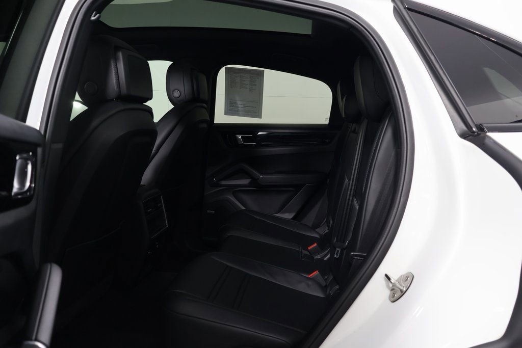 Used 2020 Porsche Cayenne E-Hybrid Coupe w/ Premium Package image 11