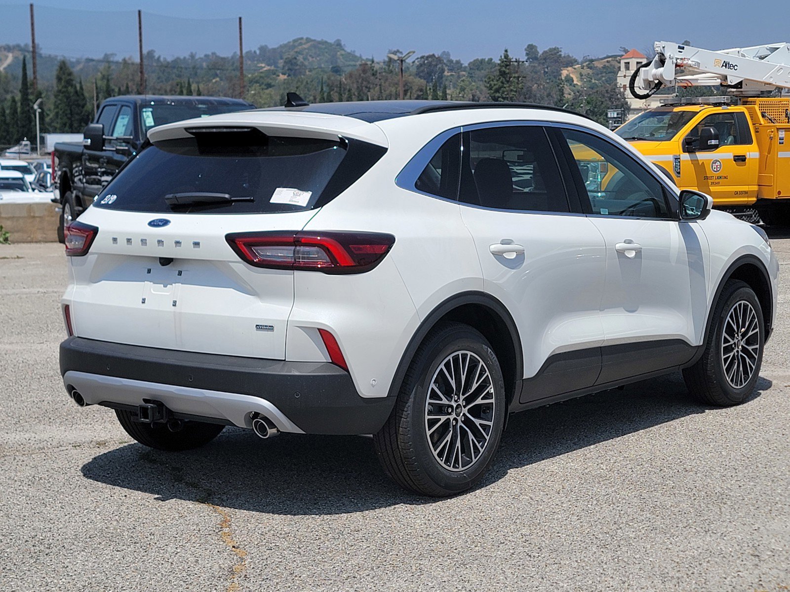 New 2024 Ford Escape SE w/ PHEV Premium Package image 4