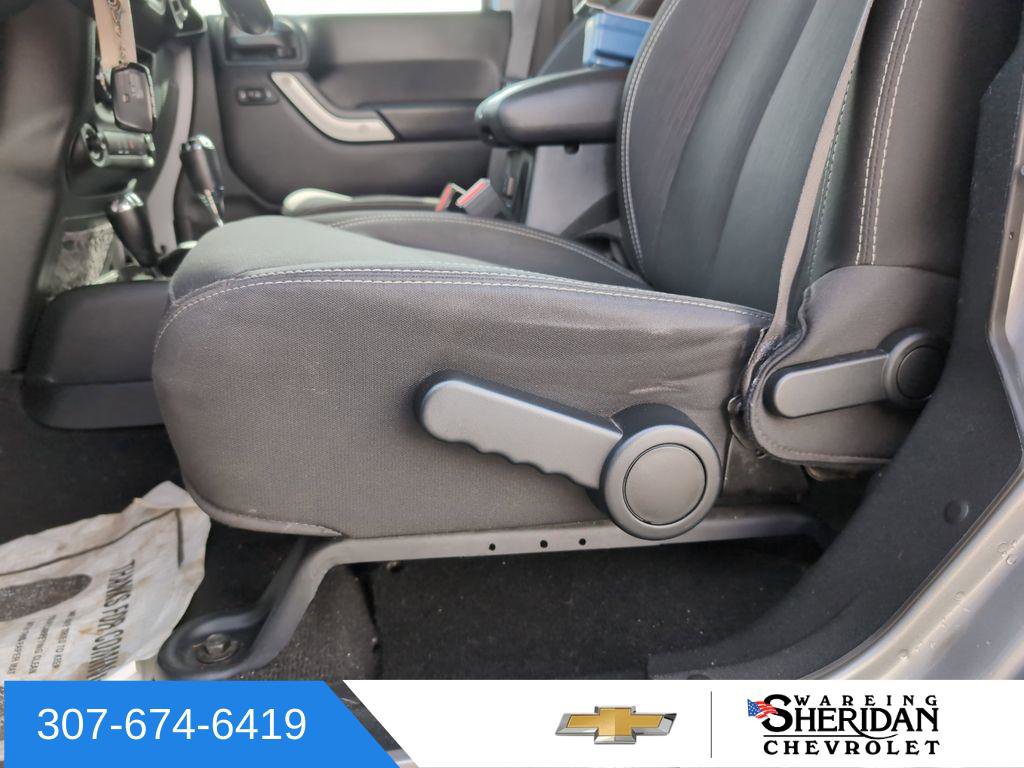 Used 2017 Jeep Wrangler Unlimited Sahara w/ Connectivity Group image 20