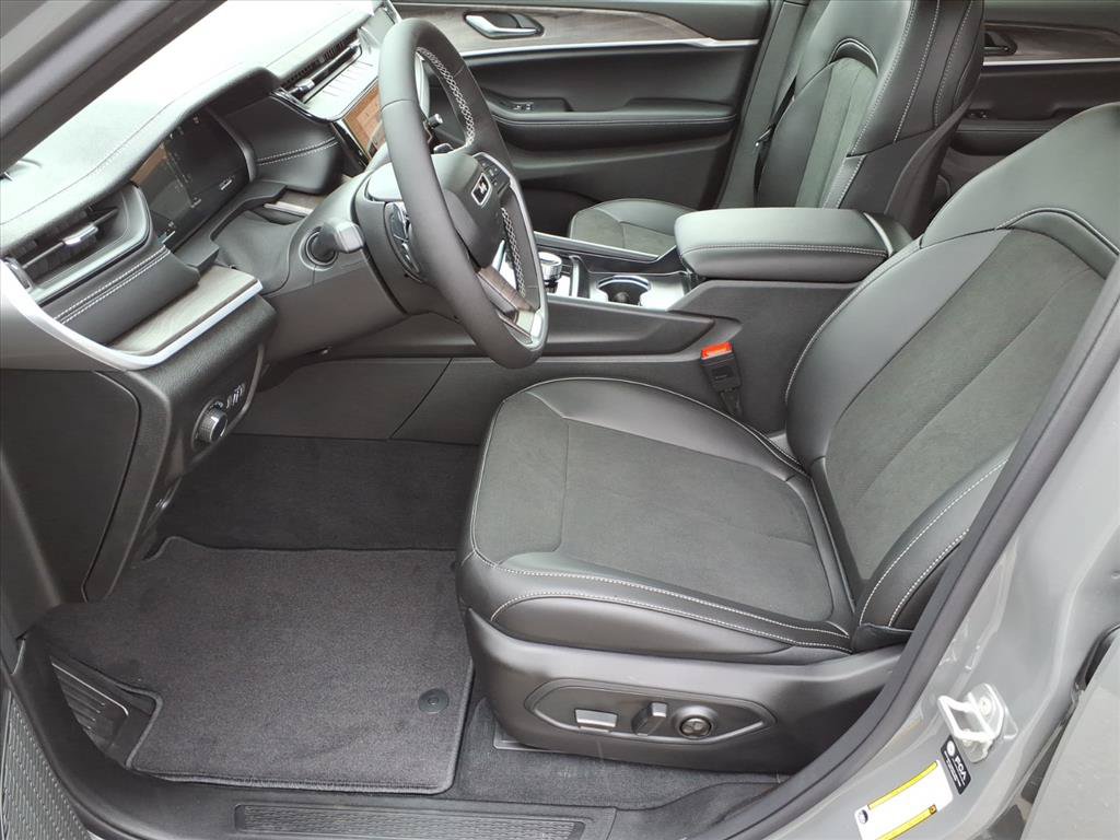 New 2027 Jeep Grand Cherokee 4WD image 12