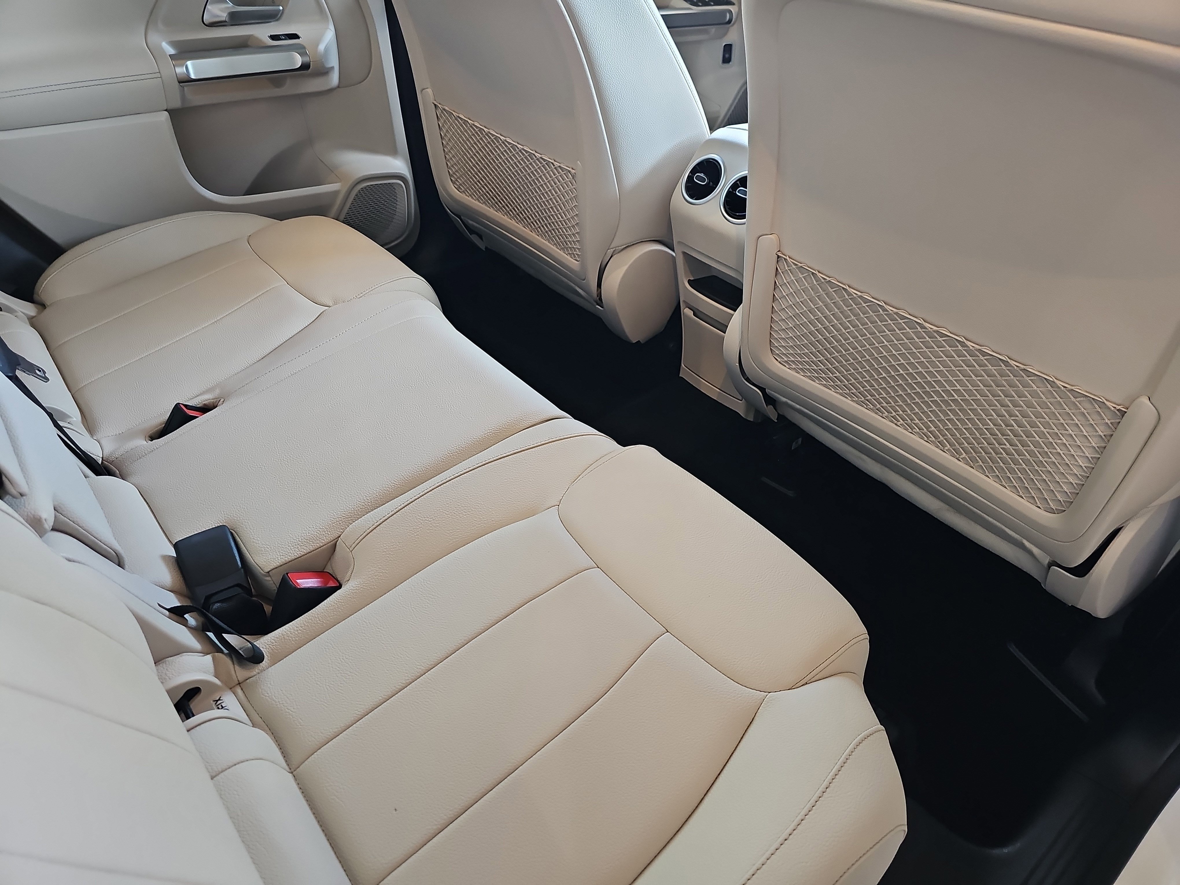 Used 2022 Mercedes-Benz GLB 250 image 12