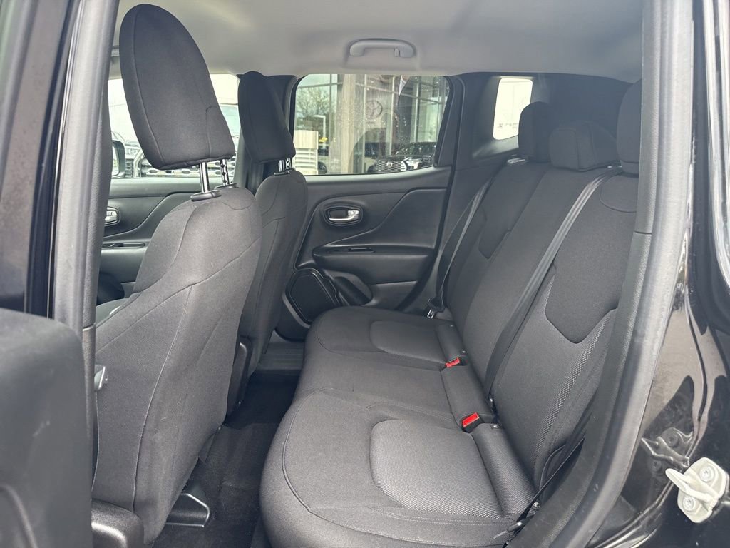 Used 2023 Jeep Renegade Latitude AWD/4WD image 14