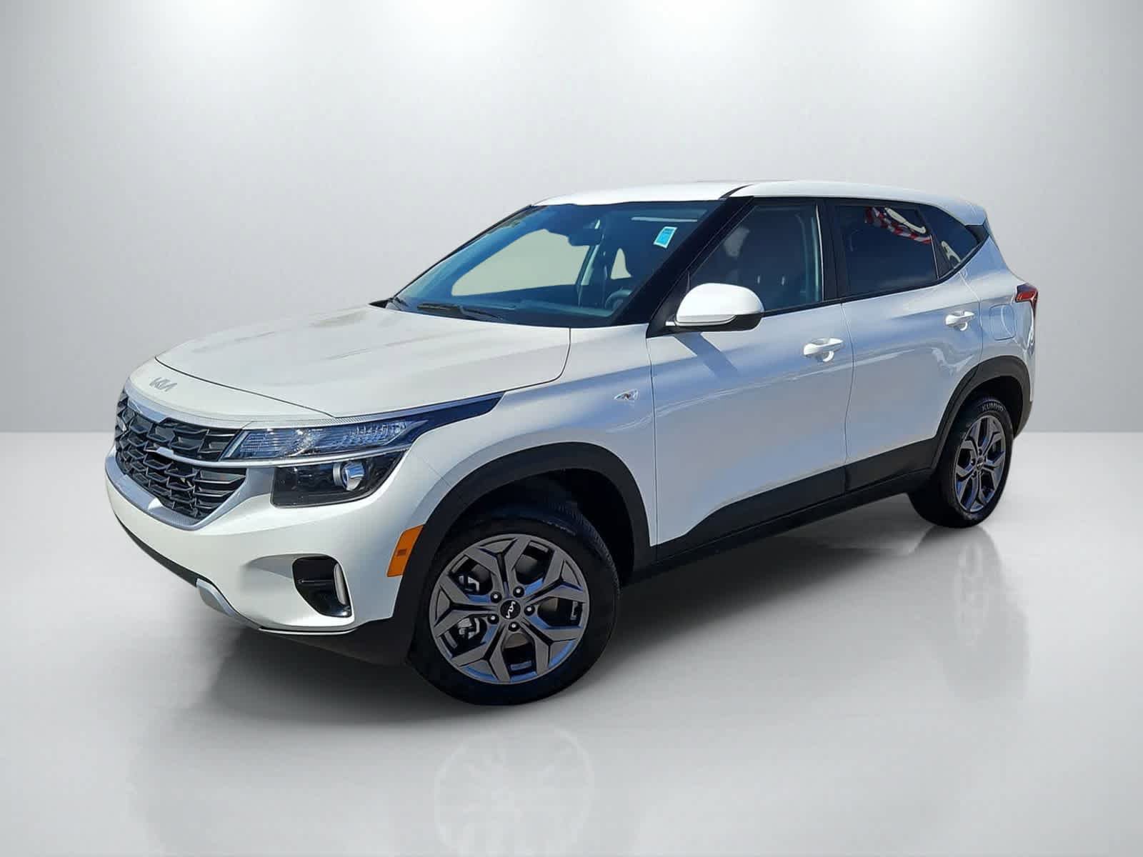 Used 2024 Kia Seltos LX AWD/4WD image 3