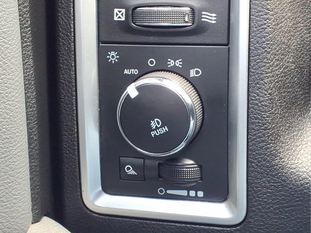 Used 2019 RAM 1500 Classic Warlock image 22