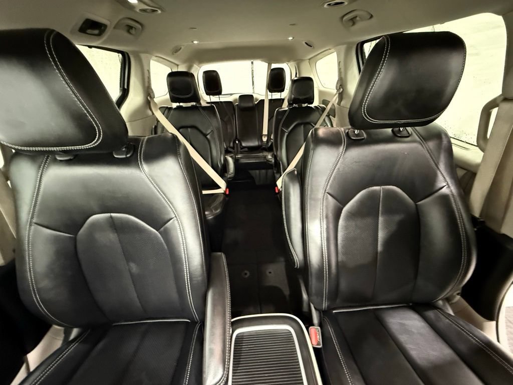 Used 2024 Chrysler Pacifica Touring-L FWD image 33