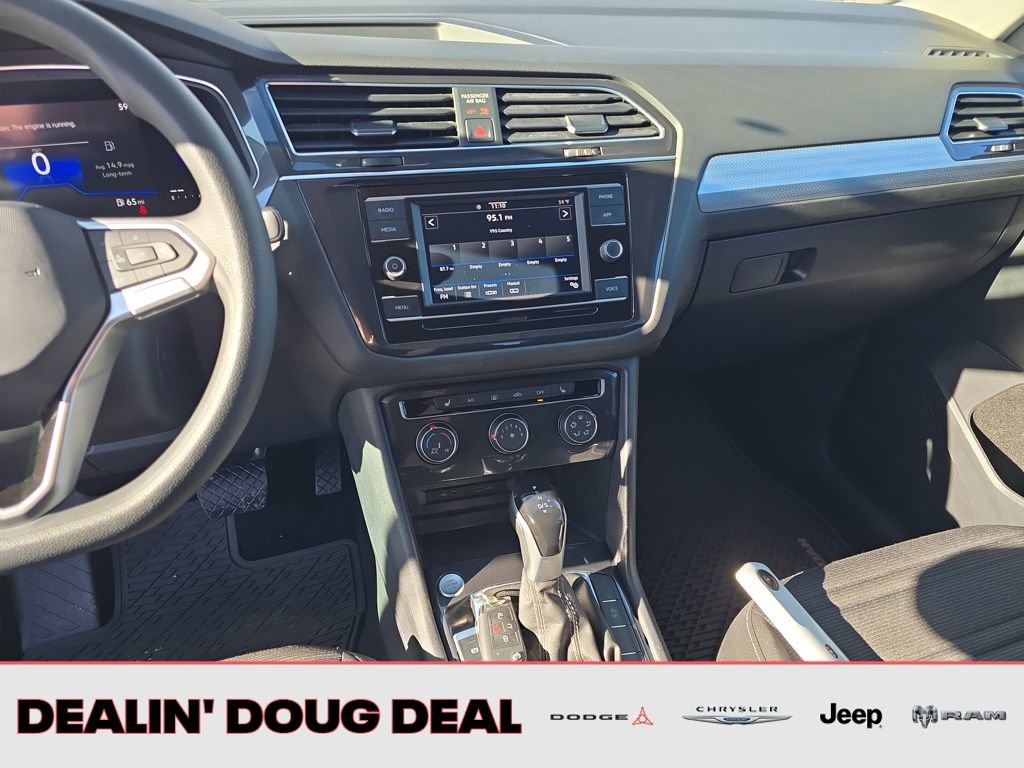 Used 2023 Volkswagen Tiguan S image 17