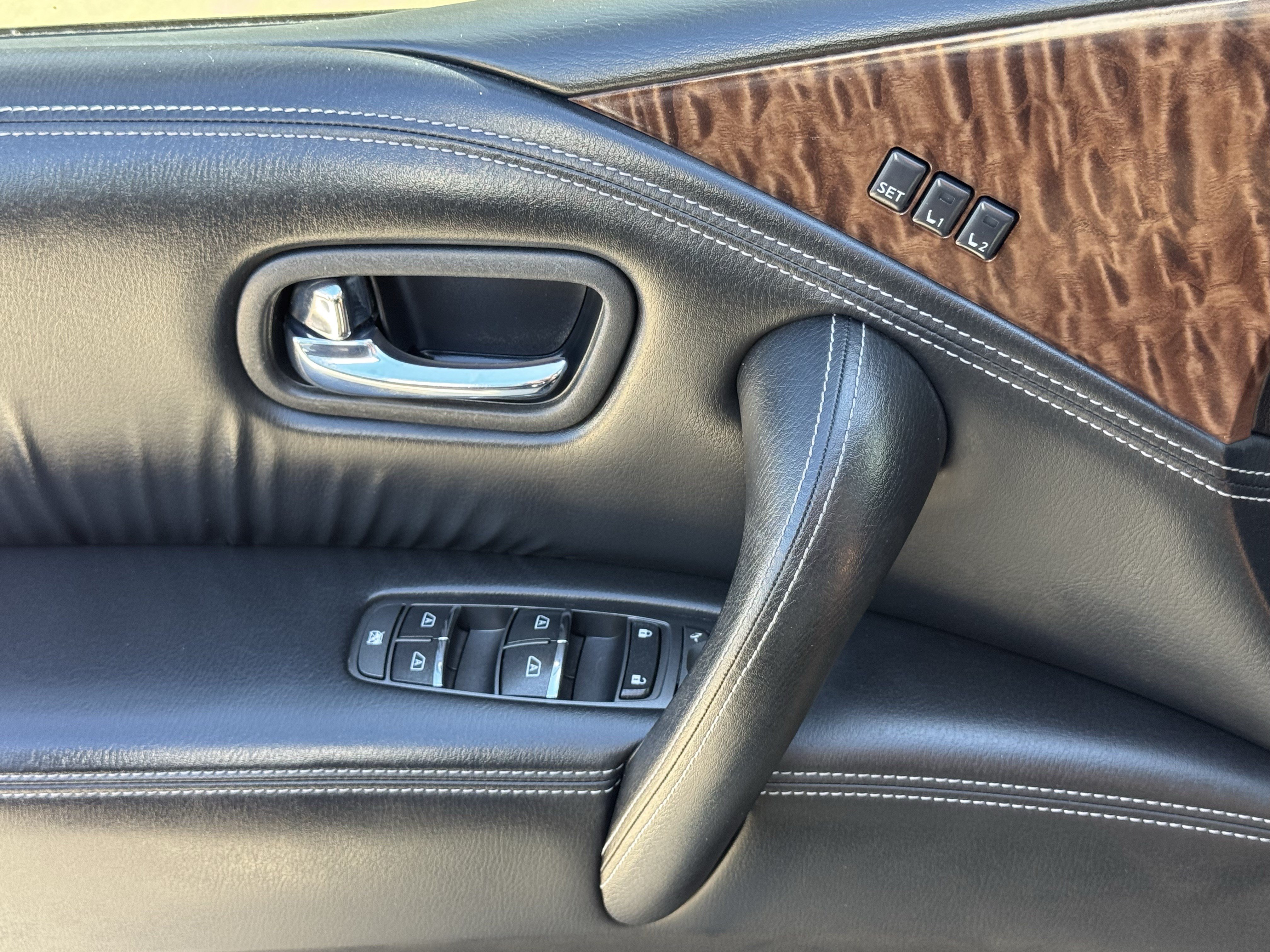 Used 2020 Nissan Armada Platinum w/ Captain's Chairs Package RWD image 21