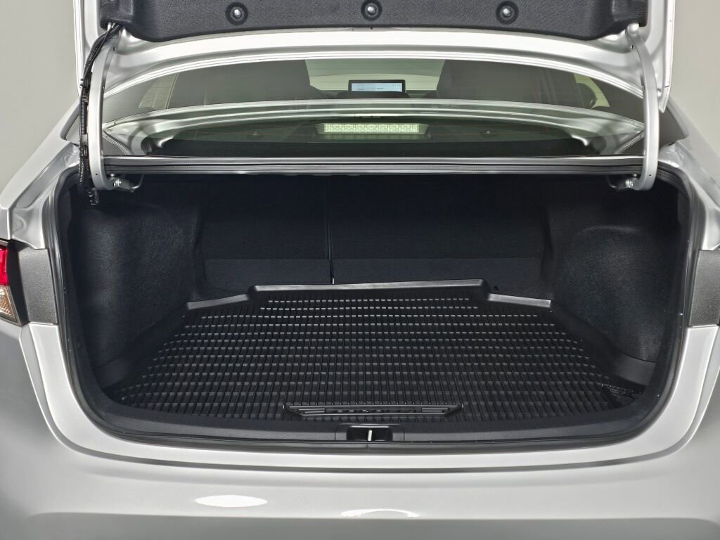 Used 2025 Toyota Corolla SE w/ SE Premium Package image 15