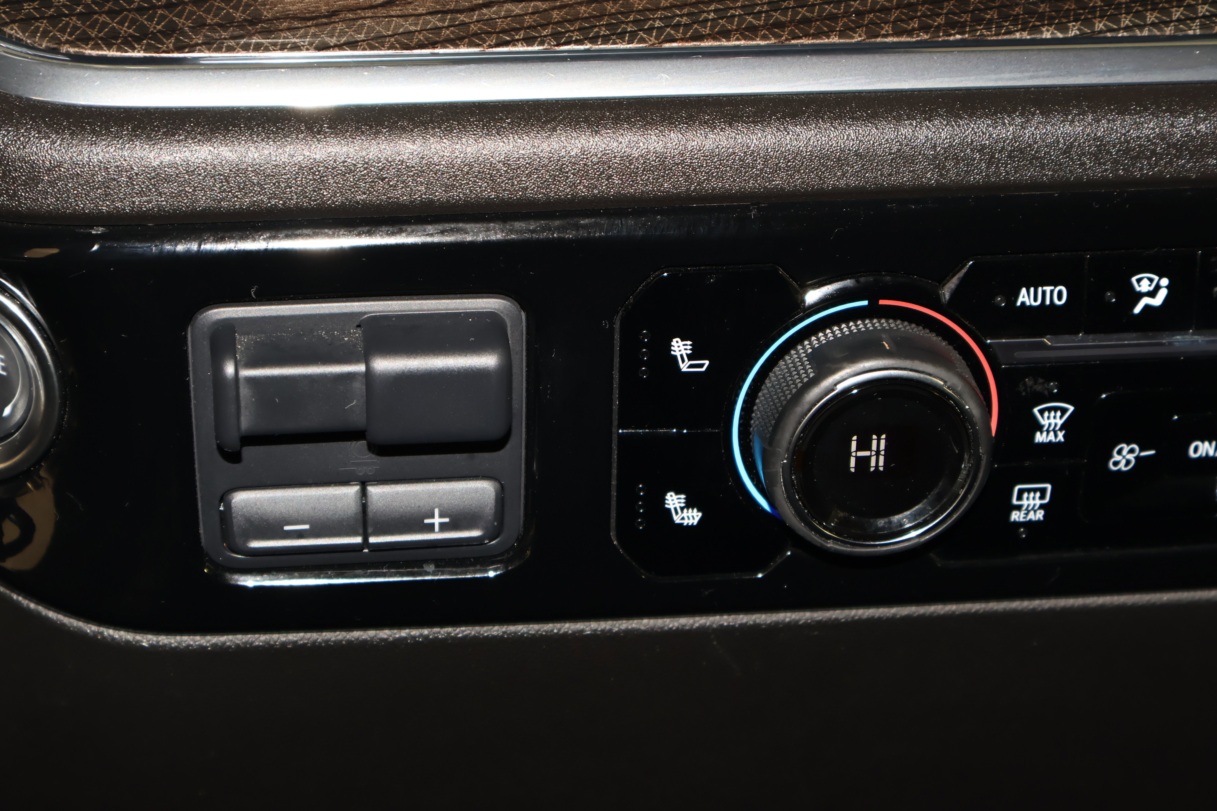 Used 2025 Chevrolet Silverado 1500 LT image 31