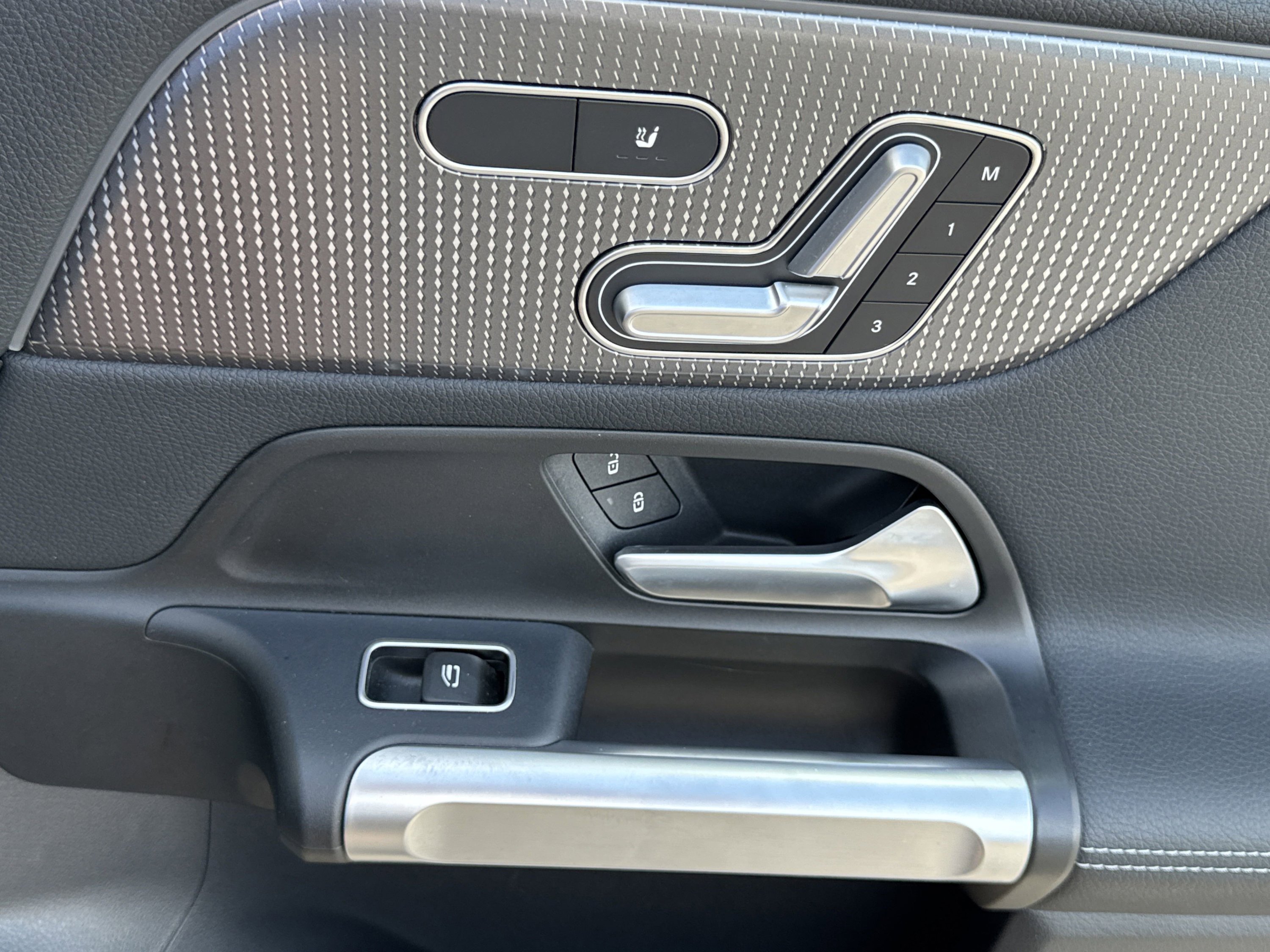 Used 2023 Mercedes-Benz EQB 350 4MATIC SUV w/ Exclusive Package image 60