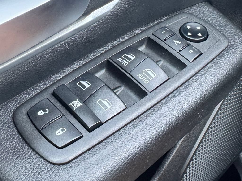 Used 2022 RAM 1500 Big Horn AWD/4WD image 30