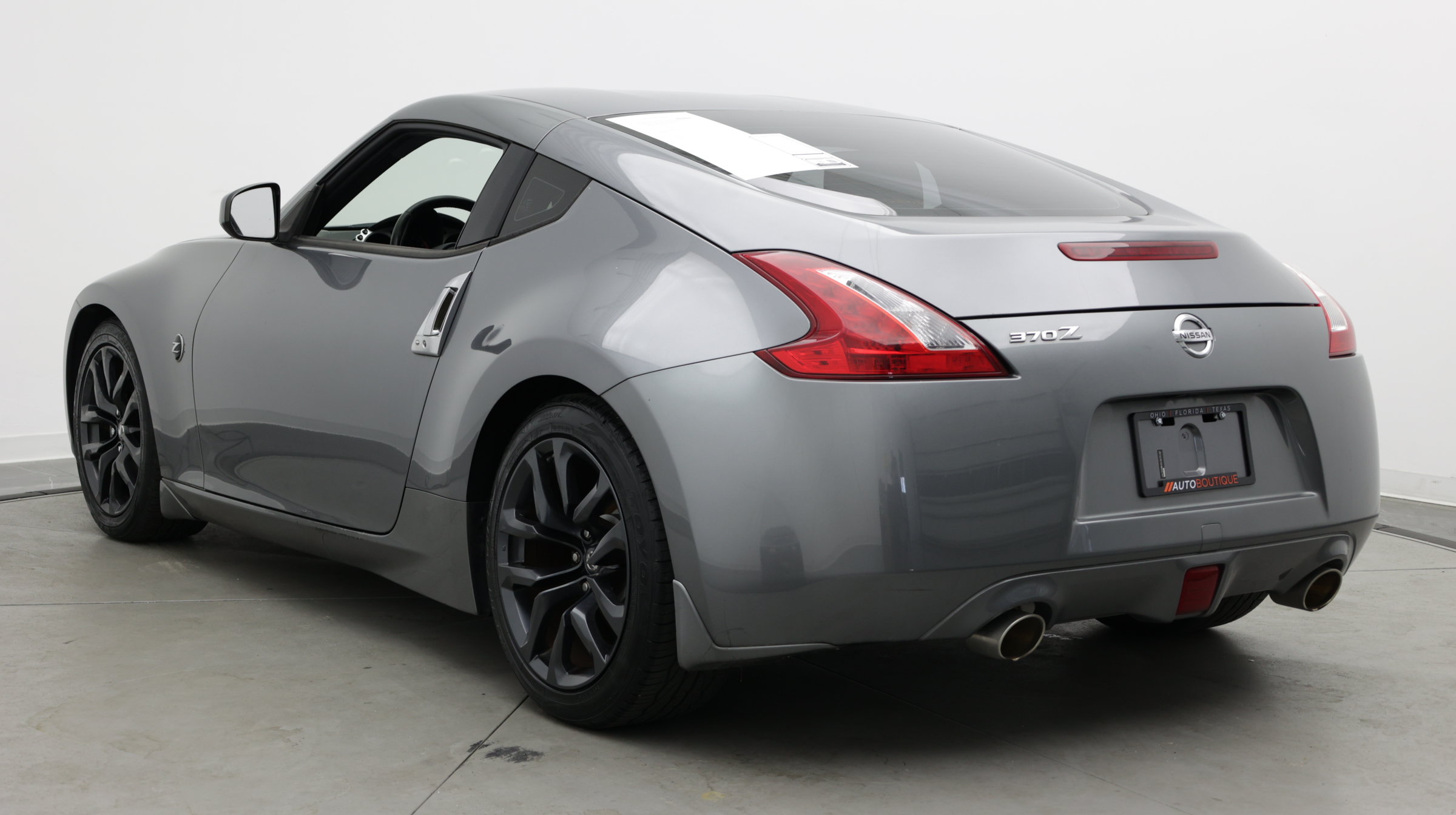 Used 2017 Nissan 370Z Coupe RWD image 5