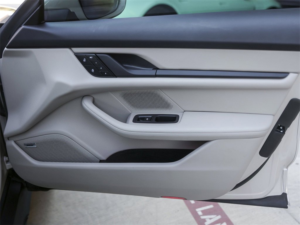 Certified 2024 Porsche Taycan 4S image 33