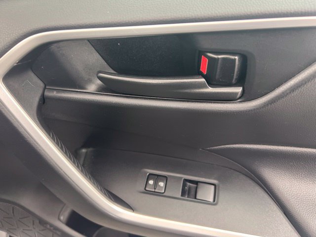 Used 2019 Toyota RAV4 LE w/ Carpet Mat Package AWD/4WD image 23