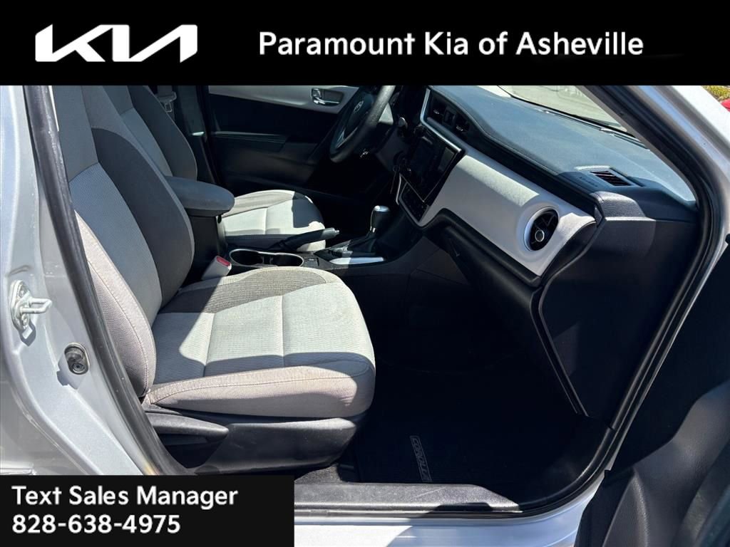 Used 2018 Toyota Corolla LE FWD image 17
