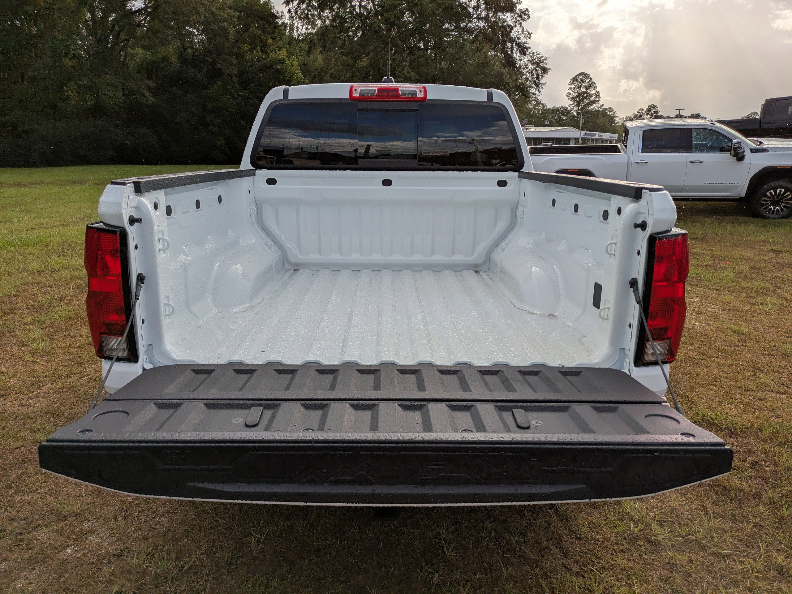 New 2026 Chevrolet Colorado W/T w/ WT Custom Package AWD/4WD image 13
