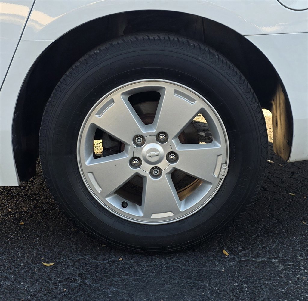 Used 2010 Chevrolet Impala LT w/ Luxury Edition Package image 36