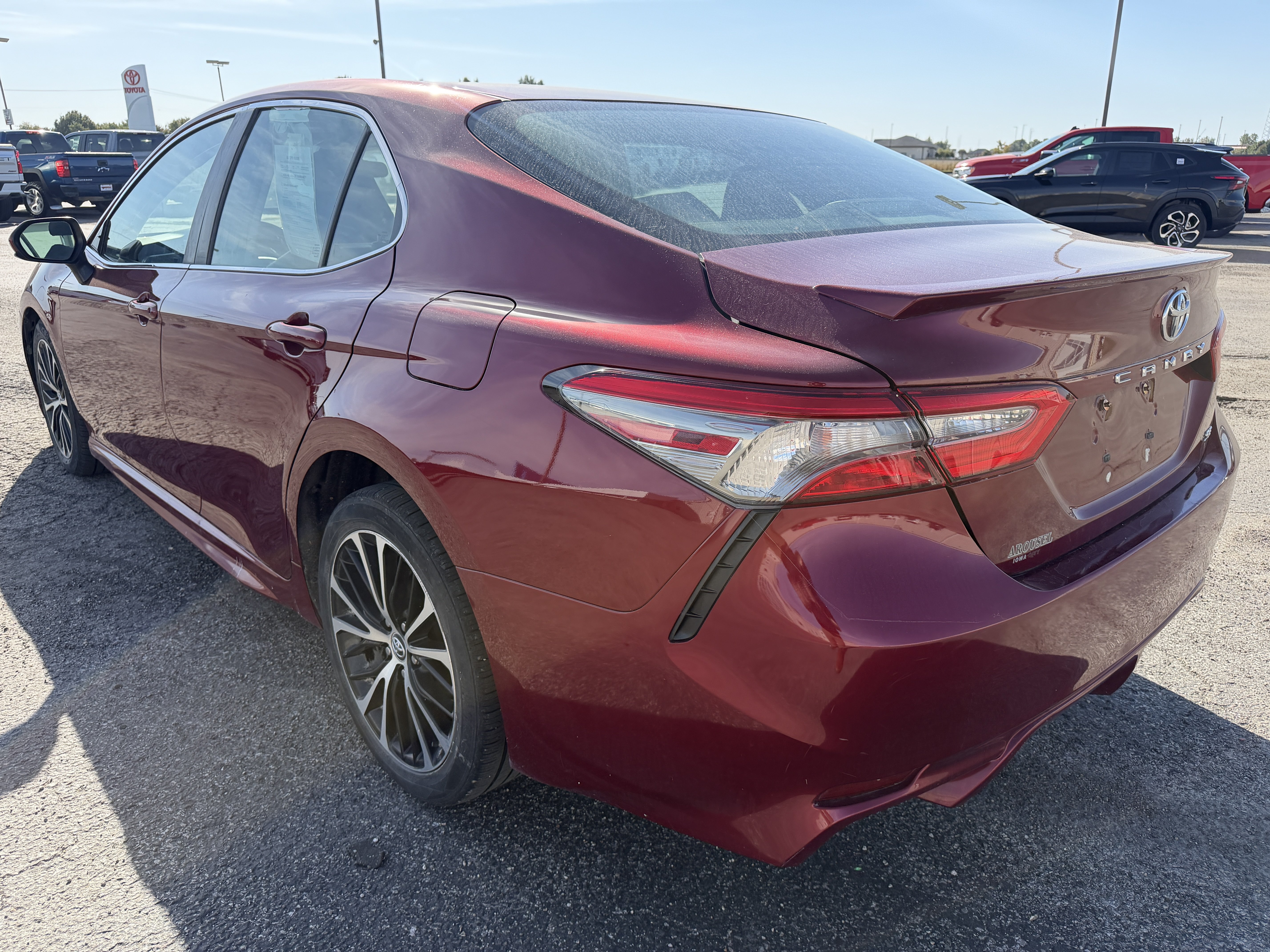 Used 2018 Toyota Camry SE FWD image 4